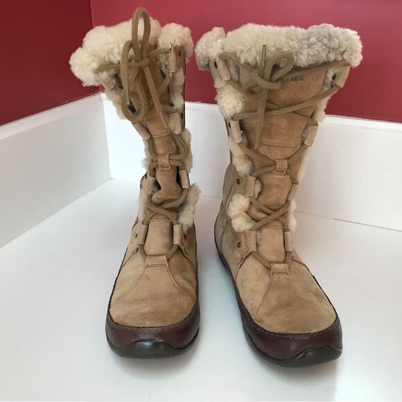 The North Face Abbey III Lace Up Suede Boots (7) - Picture 4 of 16